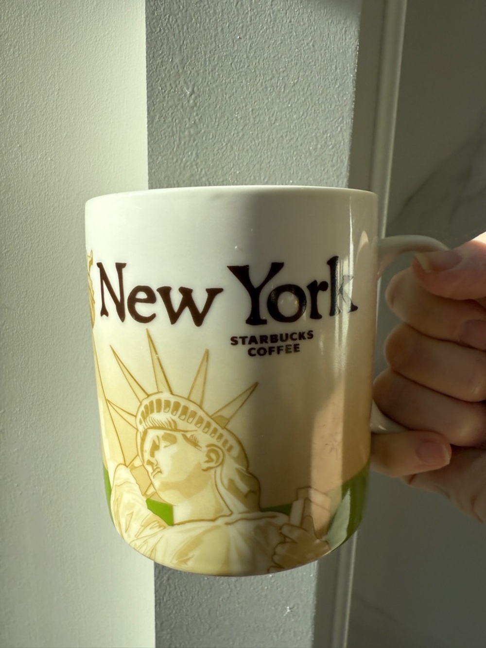 Starbucks New York Collector Coffee Mug 16oz. Statue of Liberty NYC Skyline